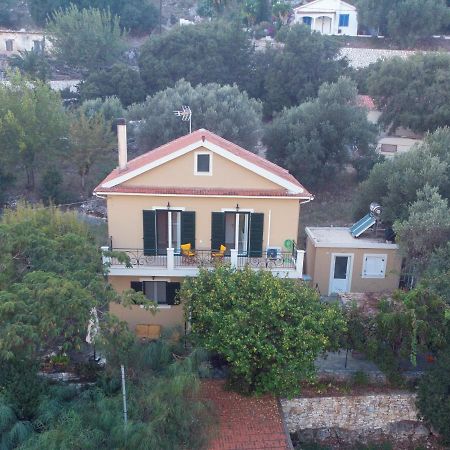 Almond Trees Cottage Divarata Экстерьер фото