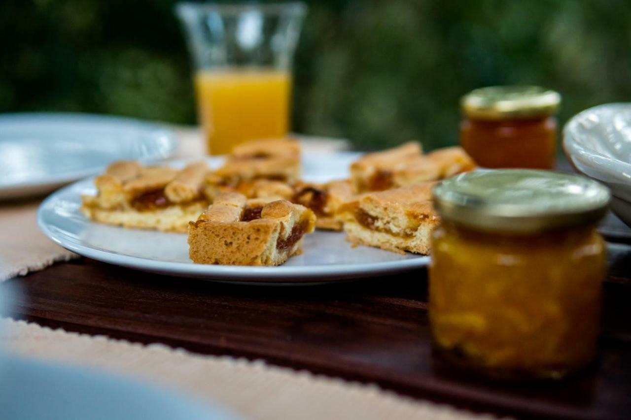 Almond Trees Cottage Divarata Экстерьер фото