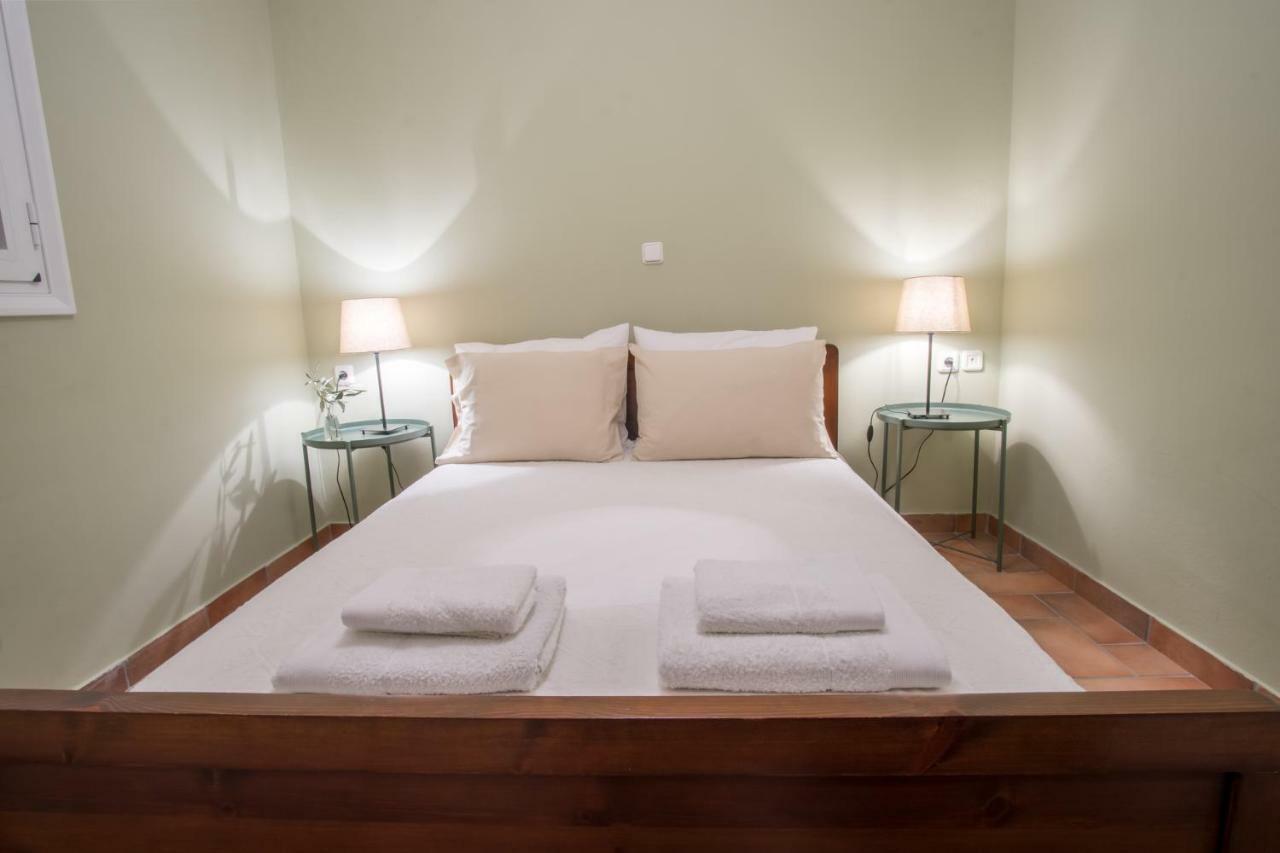 Almond Trees Cottage Divarata Экстерьер фото
